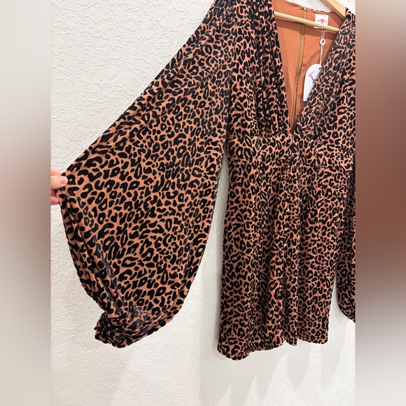 NWT Buddy Love Amber Leopard Print Balloon Sleeve Mini Dress Large - Picture 3 of 5